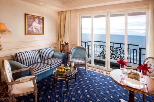 Deluxe Triple Seaview